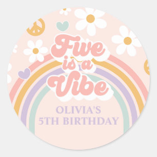 Retro Rainbow Vijf is een Vibe 5de verjaardag Ronde Sticker