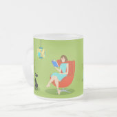 Retro Reading Woman Frosted Glass Mok (Voorkant links)