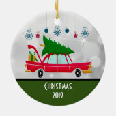 Retro Red Car met kerstboom Keramisch Ornament (Achterkant)