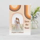 Retro Regenboog Gebogen Foto Boho 70s Groovy Trend Save The Date (Staand voorkant)