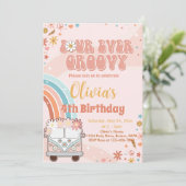 Retro Regenboog Groovy 4de Verjaardagsuitnodiging Kaart (Staand voorkant)