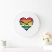 Retro Regenboog Hart Pride Vector T-shirt Ontwerp_ Grote Klok (Huis)