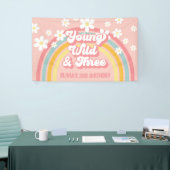 Retro Regenboog Jong Wild Drie Groovy 3e Verjaarda Spandoek (Beurs)