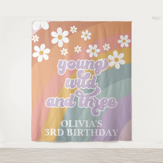 Retro Regenboog Young Wild Drie 3e Verjaardag Wandkleed (Voorkant)