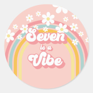Retro Regenboog Zeven is een Vibe Groovy 7e Verjaa Ronde Sticker
