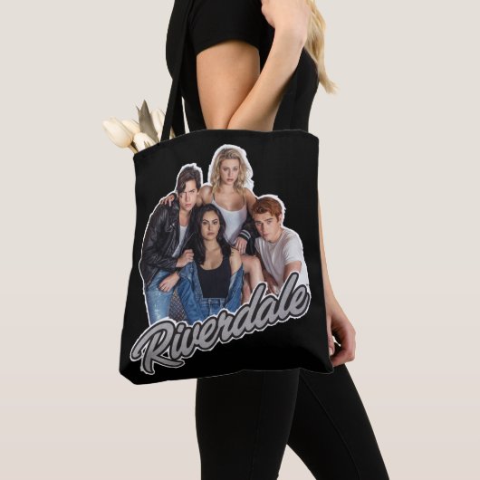 Retro Riverdale Group Grafisch Tote Bag (Dichtbij)