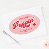 Retro Rood en Roze Popcorn Bruiloft Favor Ovale Sticker (Envelop)