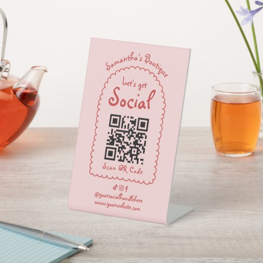 Retro Rood Roze Handgeschreven Girly Social QR Cod Reclamebord Met Voetstuk (Insitu)