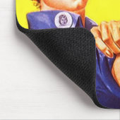 Retro Rosie de Riveter Strong is een mooie klinker Muismat (Hoek)