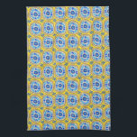 Retro Round Tegels Mexico Daisy Pattern Yellow Theedoek<br><div class="desc">Decoreer uw keuken met deze handgetekende retro-ronde tegel-keukenhanddoek. Het maakt een geweldig huishouden of bruiloft cadeau! U kunt het aanpassen en tekst ook toevoegen. Bekijk mijn winkel voor nog veel meer kleuren en patronen,  plus overeenkomende objecten voor je thuis!</div>