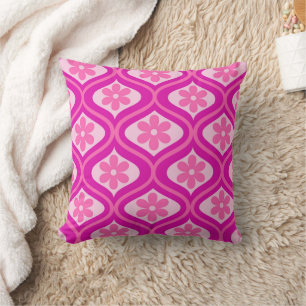 Retro Roze Bloemen op Mid Century Ogee Patroon Kussen