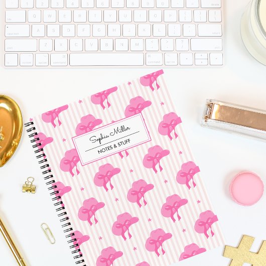 Retro Roze Coquette Cowgirl Pet met boog monogram Notitieboek
