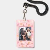 Retro Roze Daisy Bruidsfeest VIP Pas Badge (Voorzijde met lanyard)