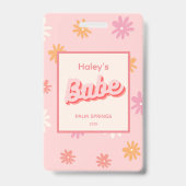 Retro Roze Daisy Bruidsfeest VIP Pas Badge (Achterkant)