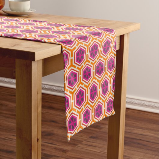 Retro roze en oranje modern geometrisch patroon korte tafelloper (Voorbeeld)