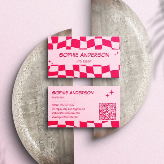 Retro roze en rode schaakbord QR-code Visitekaartje
