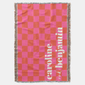 Retro roze en rood dambordpatroon aangepaste trouw deken (Voorkant Verticaal)