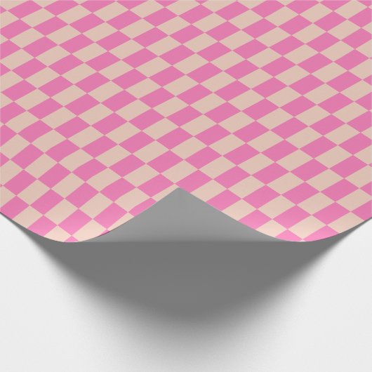 Retro Roze en Wit Bright Checkerboard Patroon Cadeaupapier (Hoek)