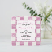 Retro roze geruite meisje babyshower uitnodiging (Staand voorkant)
