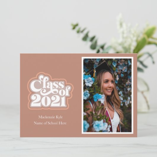 Retro Roze Moderne Klasse van 2021 aankondiging (Staand voorkant)