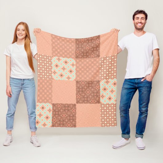 Retro Roze Patchwork Fleece Deken (In situ)