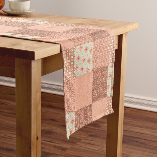Retro Roze Patchwork Korte Tafelloper (Voorbeeld)