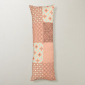 Retro Roze Patchwork Lichaamskussen (Achterkant (Verticaal))