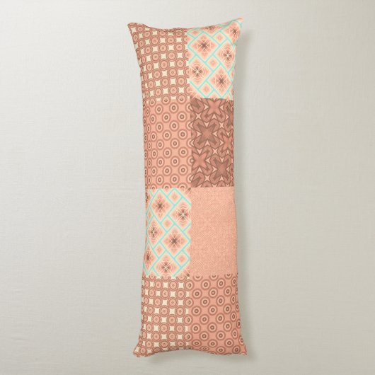 Retro Roze Patchwork Lichaamskussen (Achterkant (Verticaal))