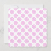 Retro roze polka stippen meisje babyshower uitnodi (Achterkant)