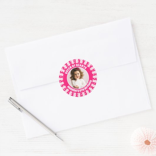 Retro roze Queen of Hearts Verjaardagsfoto Ronde Sticker (Envelop)