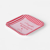 Retro roze & rode strepen vrijgezellenweekend papieren bordje (Gebogen)