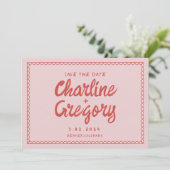 Retro Roze Rood Handschrift Bruiloft Save the Date Kaart (Staand voorkant)