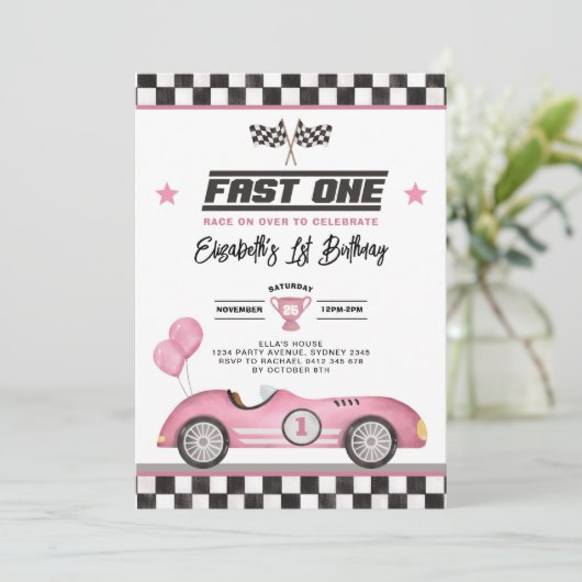 Retro Roze Snelle Een Race Auto Meisje 1e Verjaard Kaart (Staand voorkant)