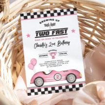 Retro Roze Twee Snelle Race Auto Meisje 2e Verjaar