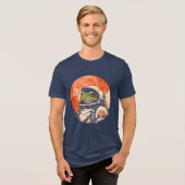 Retro ruimte kikker onder rode maan Tri-Blend shirt (Voorkant volledig)