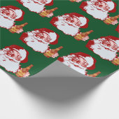 Retro Santa Claus met een kerstcadeautje Cadeaupapier (Hoek)