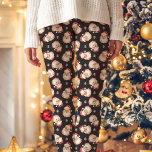 Retro Santa Claus Zwart Kerstpatroon Leggings<br><div class="desc">Voeg een feestelijk tintje toe aan je garderobe met deze retro kerstman leggings. Met een charmant kerstmanpatroon op een zwarte achtergrond zijn deze leggings ideaal voor de feestdagen. Comfortabel en stijlvol, ze zijn ideaal voor het dragen van vakanties, loungen thuis, of het toevoegen van een nostalgische kerstsfeer aan uw dagelijkse...</div>