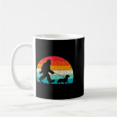 Retro Sasquatch Lover Doxie Wiener Dog Walker Bigf Koffiemok (Links)