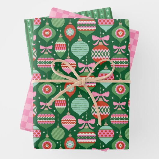 Retro Scandi Christmas Ornaments - Green Red Pink Inpakpapier Vel (In situ)