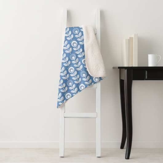 Retro Scandinavian Blue Pattern Sherpa Deken (In situ)