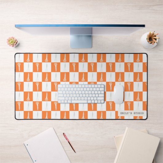 Retro Schaar Oranje Geruit Aangepaste Naam Groot Bureaumat (Kantoor 1)