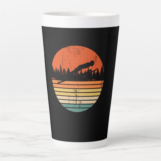 Retro Schansspringer Cadeau Latte Mok (Voorkant)