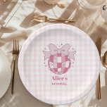 Retro Schattige Roze Bow Coquette 1e Verjaardag Papieren Bordje<br><div class="desc">Vier de speciale dag van uw baby meisje met onze charmante Schattigee Pink Bow Coquette 1st Birthday Paper-Borden, ontworpen om de elegantie en charme van uw feest te verbeteren. Met een heerlijk roze boogmotief tegen een achtergrond van klassiek gingham plaid, stralen deze borden een chique en preppy esthetiek uit die...</div>