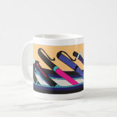 retro school pencil case design  koffiemok (Voorkant links)