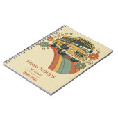 Retro schoolbus regenboog terug naar school 1e lee notitieboek (Linkerzijde)