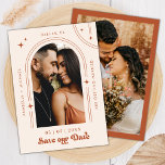 Retro Script Boho Arch Foto Terracotta Wedding Save The Date<br><div class="desc">Verrassend uw dierbaren met dit moderne,  stijlvolle sparen de kaart van de Datum,  die terracotta boho booarch,  retro manuscript,  2 foto's en douanetekst van uw keus kenmerkt. Voeg je eigen gegevens eenvoudig toe door op de optie 'personaliseren' te klikken.</div>