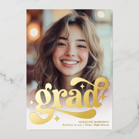 Retro Script goud Wit 4 Foto Afstuderen Folie Uitnodiging (Voorkant)