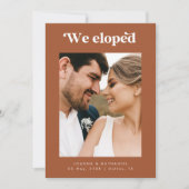 Retro Script Terracotta Trouw Aankondiging (Voorkant)