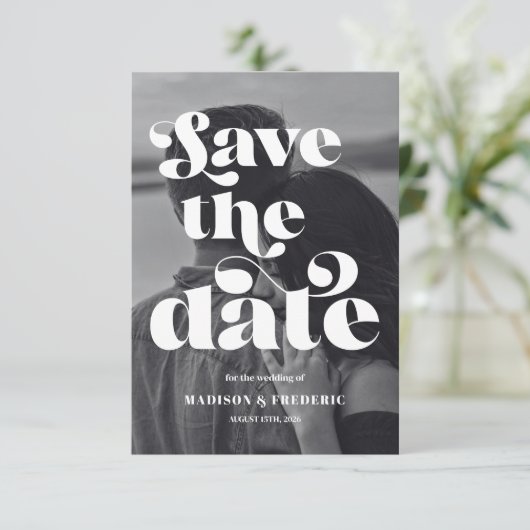 Retro Script Trouw QR Code Zwart en Wit Save The Date (Staand voorkant)