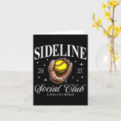 Retro Sideline Softball 2025 Luid en trots Softba Kaart (Gele Bloem)